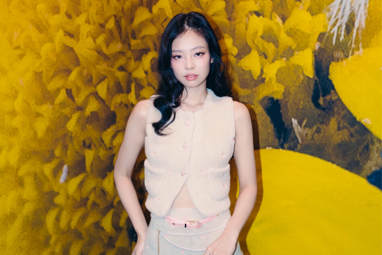 jennie chanel show front row appluse only one