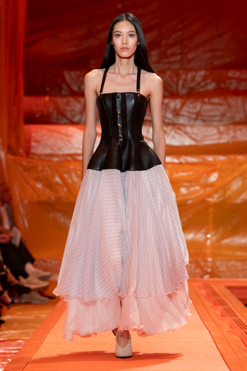 Louis vuitton 2024 ss paris fashion week runway show details bags shoes design venue