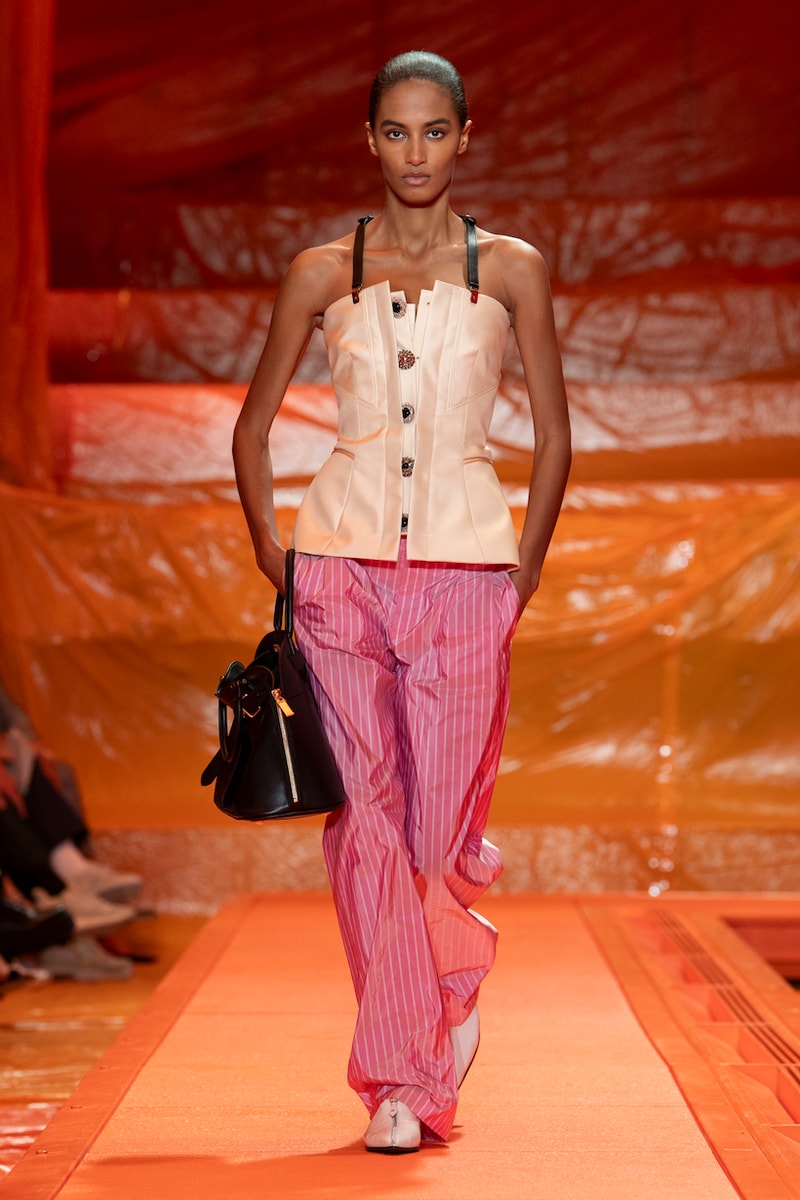 Louis vuitton 2024 ss paris fashion week runway show details bags shoes design venue