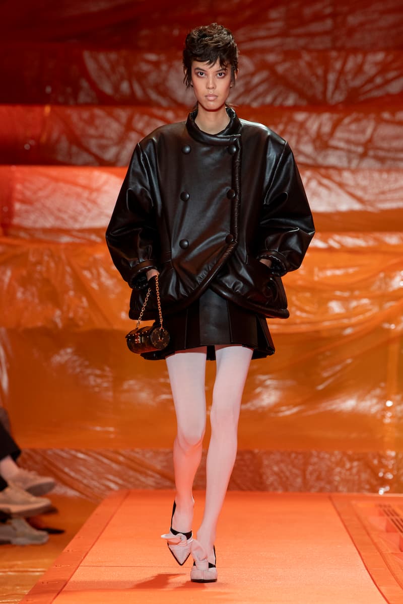 Louis vuitton 2024 ss paris fashion week runway show details bags shoes design venue