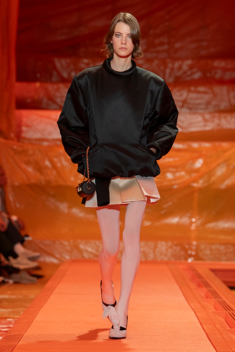 Louis vuitton 2024 ss paris fashion week runway show details bags shoes design venue