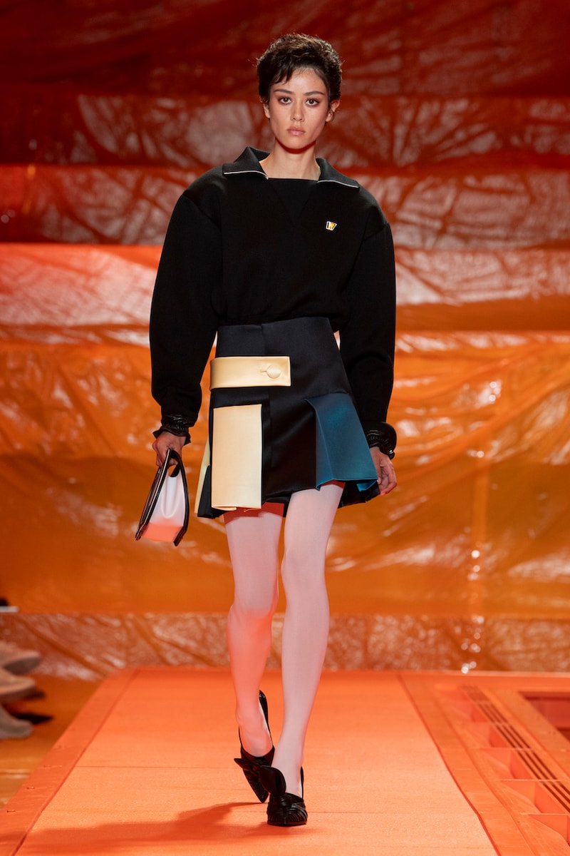 Louis vuitton 2024 ss paris fashion week runway show details bags shoes design venue