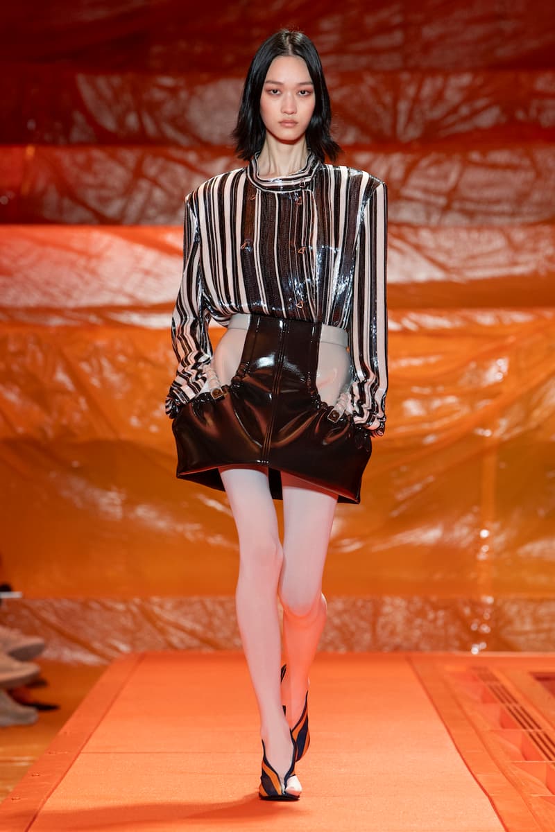 Louis vuitton 2024 ss paris fashion week runway show details bags shoes design venue