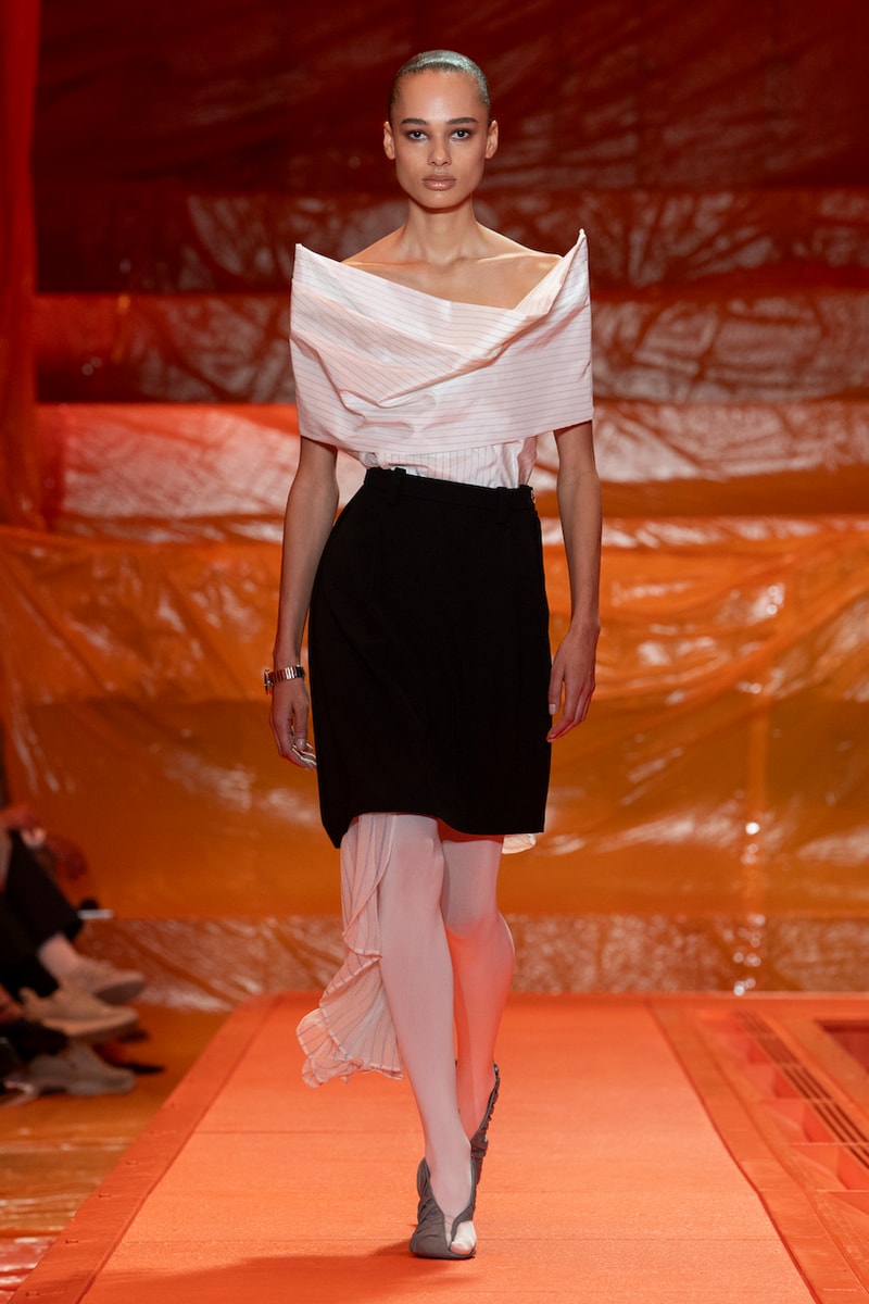 Louis vuitton 2024 ss paris fashion week runway show details bags shoes design venue