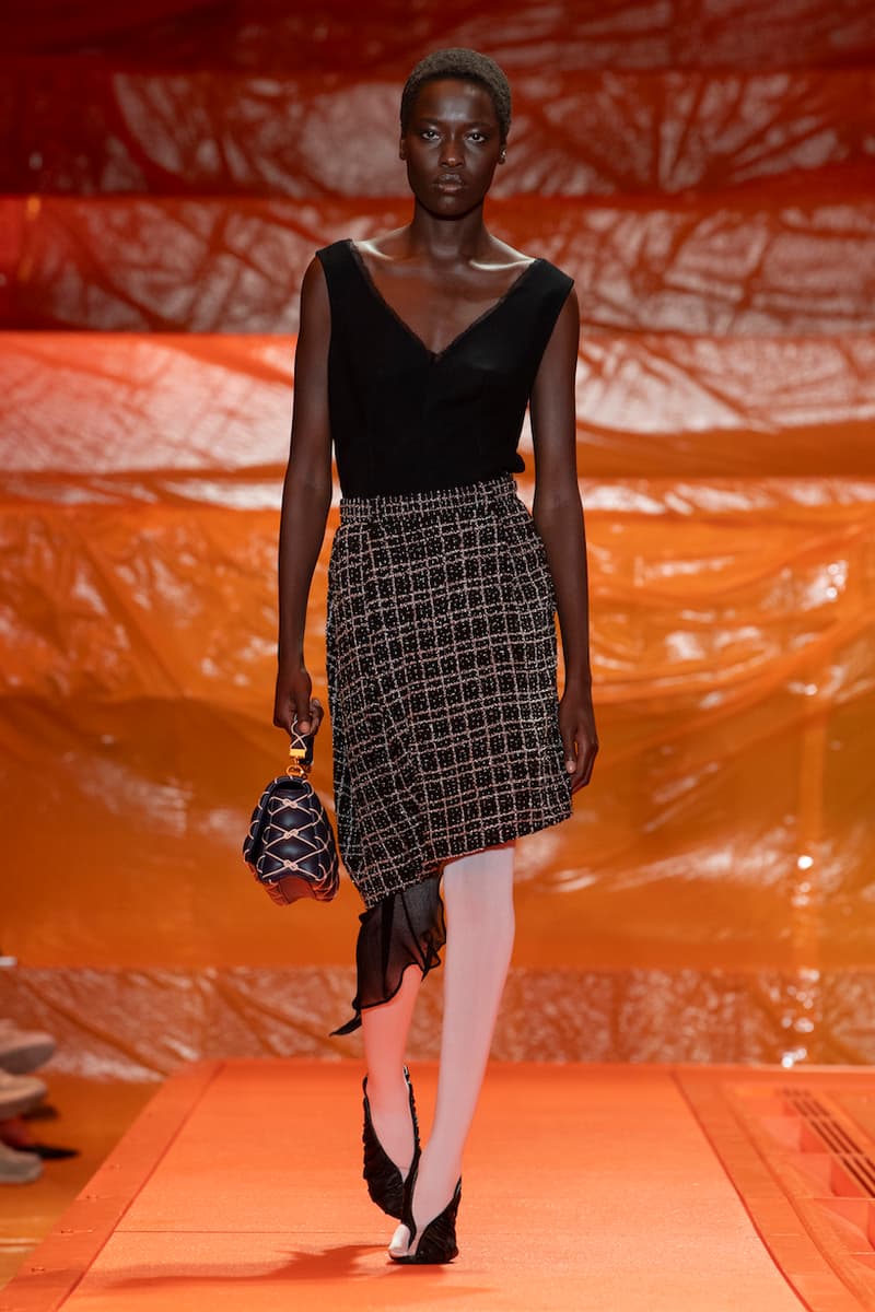 Louis vuitton 2024 ss paris fashion week runway show details bags shoes design venue