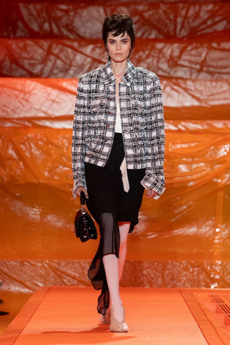 Louis vuitton 2024 ss paris fashion week runway show details bags shoes design venue