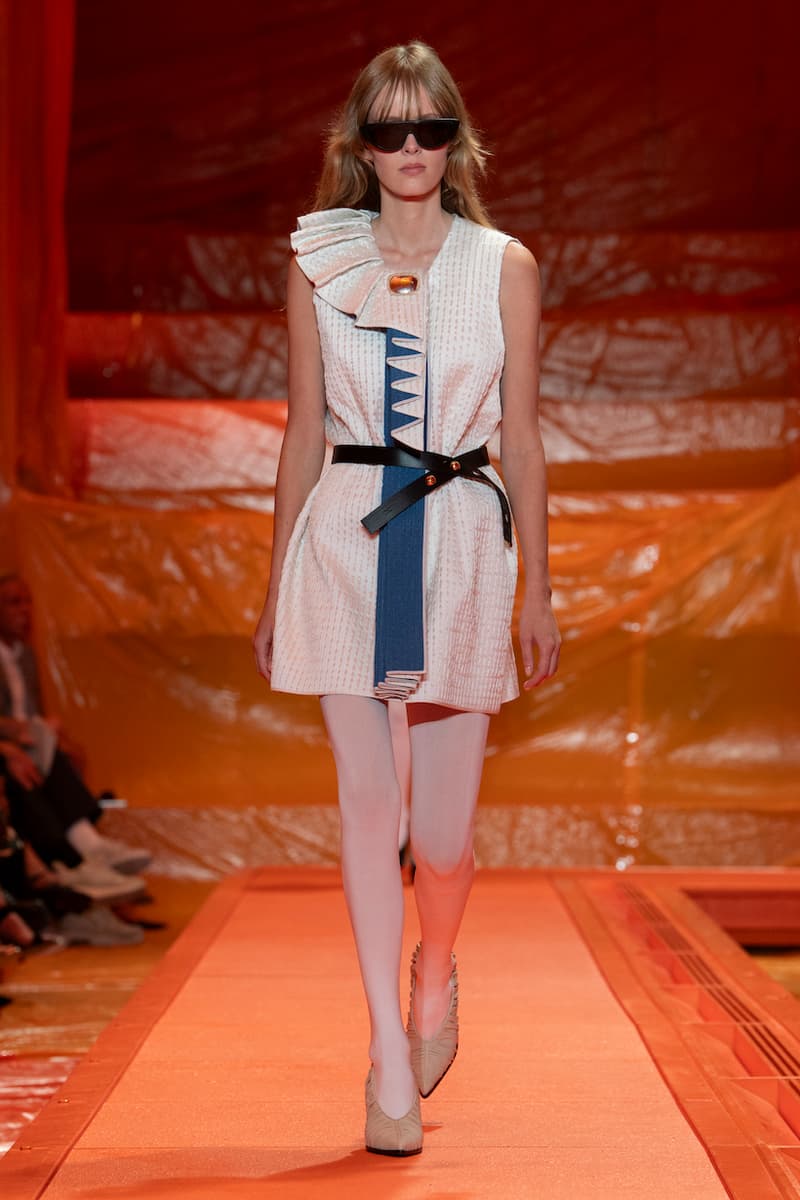 Louis vuitton 2024 ss paris fashion week runway show details bags shoes design venue