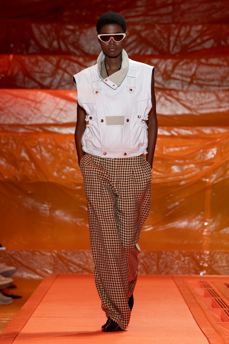 Louis vuitton 2024 ss paris fashion week runway show details bags shoes design venue