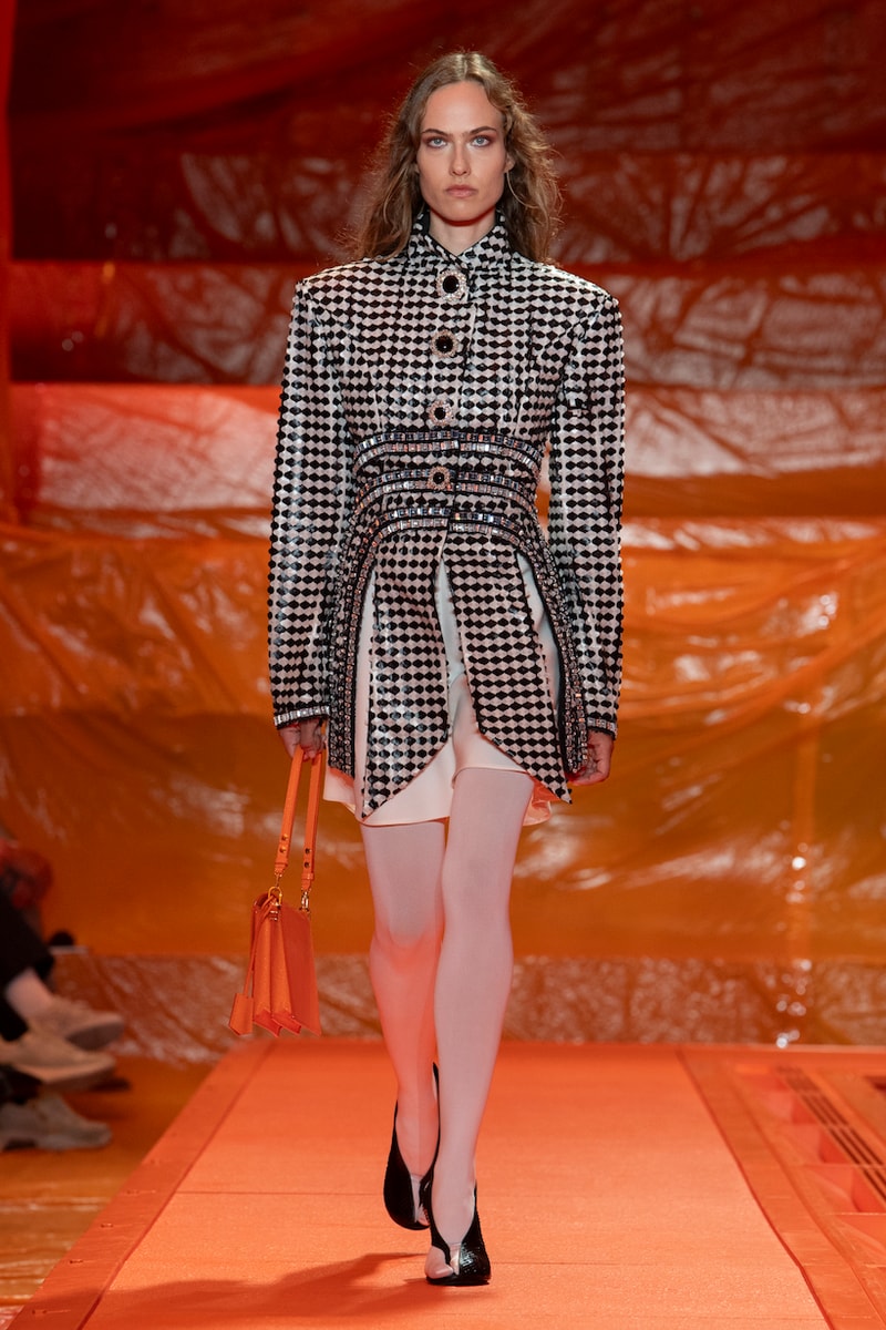 Louis vuitton 2024 ss paris fashion week runway show details bags shoes design venue