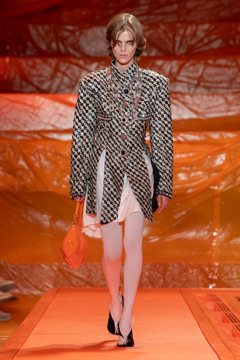Louis vuitton 2024 ss paris fashion week runway show details bags shoes design venue