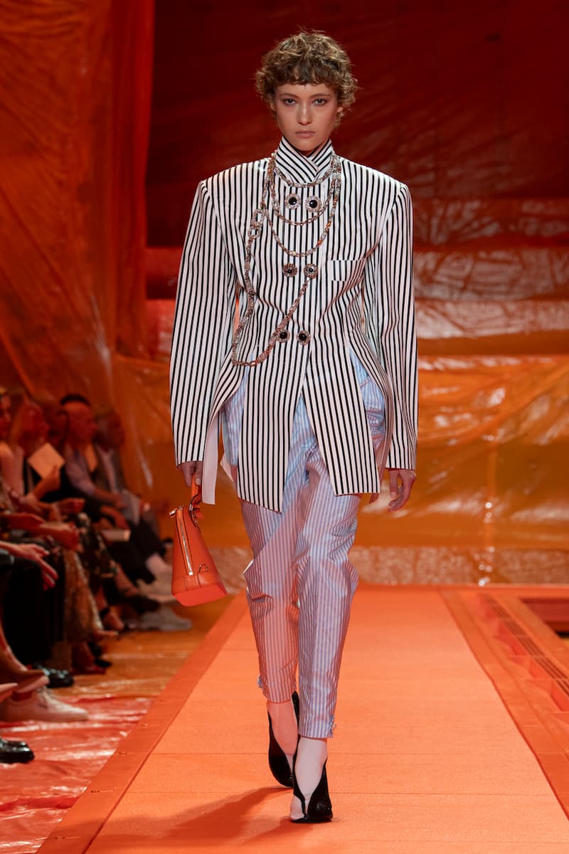Louis vuitton 2024 ss paris fashion week runway show details bags shoes design venue