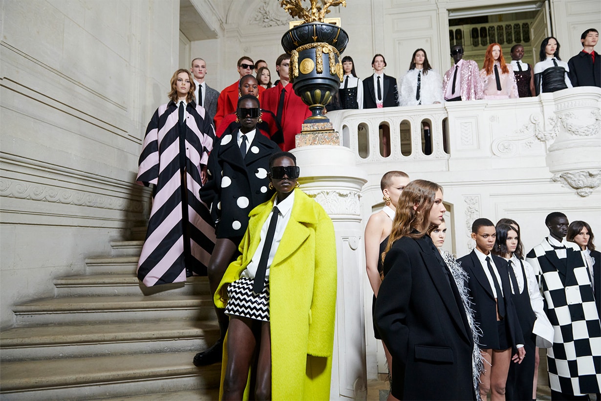 Valentino 2023 秋冬系列:打破「Black Tie」舊有規範,穿出不一樣的正裝