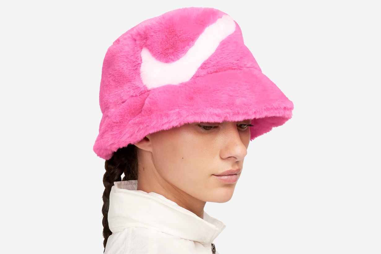 nike faux fur accessories hat mittens gloves blanket winter comfy