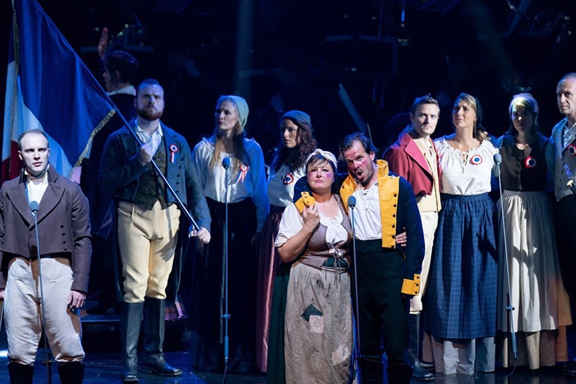 Popbee Circle giveaway Les Miserables the french musical concert
