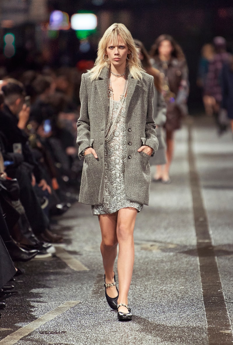 CHANEL 2023/24 Métiers d’art runway looks virginie viard