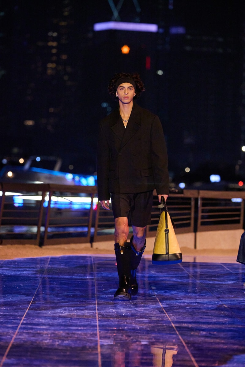 Pharrell 香港時裝展​​ Louis Vuitton 2024 初秋男裝時裝展 Pre fall 2024 宋仲基 Stray Kids Felix 平野紫耀 劉以豪 林柏宏 周潤發 郭富城 古天樂 林海峰 林嘉欣 張敬軒 Mirror 盧瀚霆 Anson Lo 呂爵安 Edan Lui 陳卓賢 Ian Chan 林家謙 Tyson Yoshi 魏浚笙 Jeffrey Ngai 邱彥筒 Marf Yau 陳凱詠 Jace Chan Kayan 9896 劉俊謙 朱鑑然 范麒智 Kenji Fan 沈月 倪晨曦 盧慧敏 Amy Lo