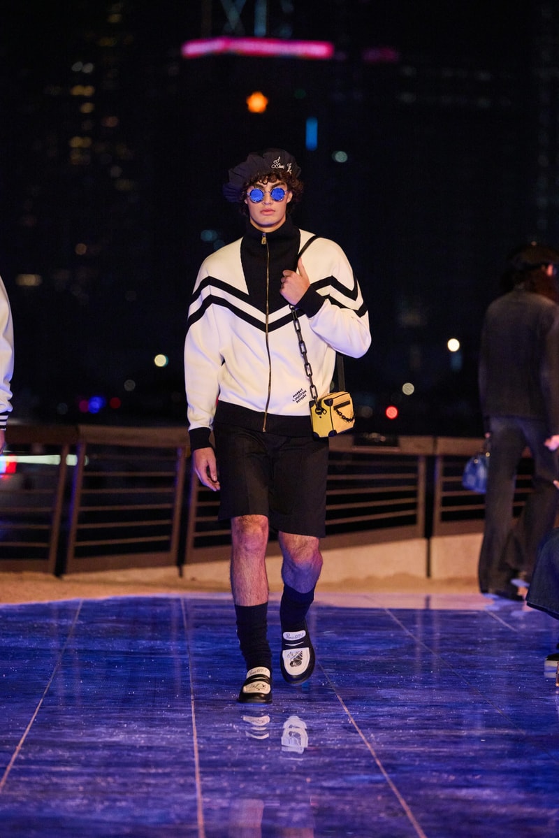 Pharrell 香港時裝展​​ Louis Vuitton 2024 初秋男裝時裝展 Pre fall 2024 宋仲基 Stray Kids Felix 平野紫耀 劉以豪 林柏宏 周潤發 郭富城 古天樂 林海峰 林嘉欣 張敬軒 Mirror 盧瀚霆 Anson Lo 呂爵安 Edan Lui 陳卓賢 Ian Chan 林家謙 Tyson Yoshi 魏浚笙 Jeffrey Ngai 邱彥筒 Marf Yau 陳凱詠 Jace Chan Kayan 9896 劉俊謙 朱鑑然 范麒智 Kenji Fan 沈月 倪晨曦 盧慧敏 Amy Lo