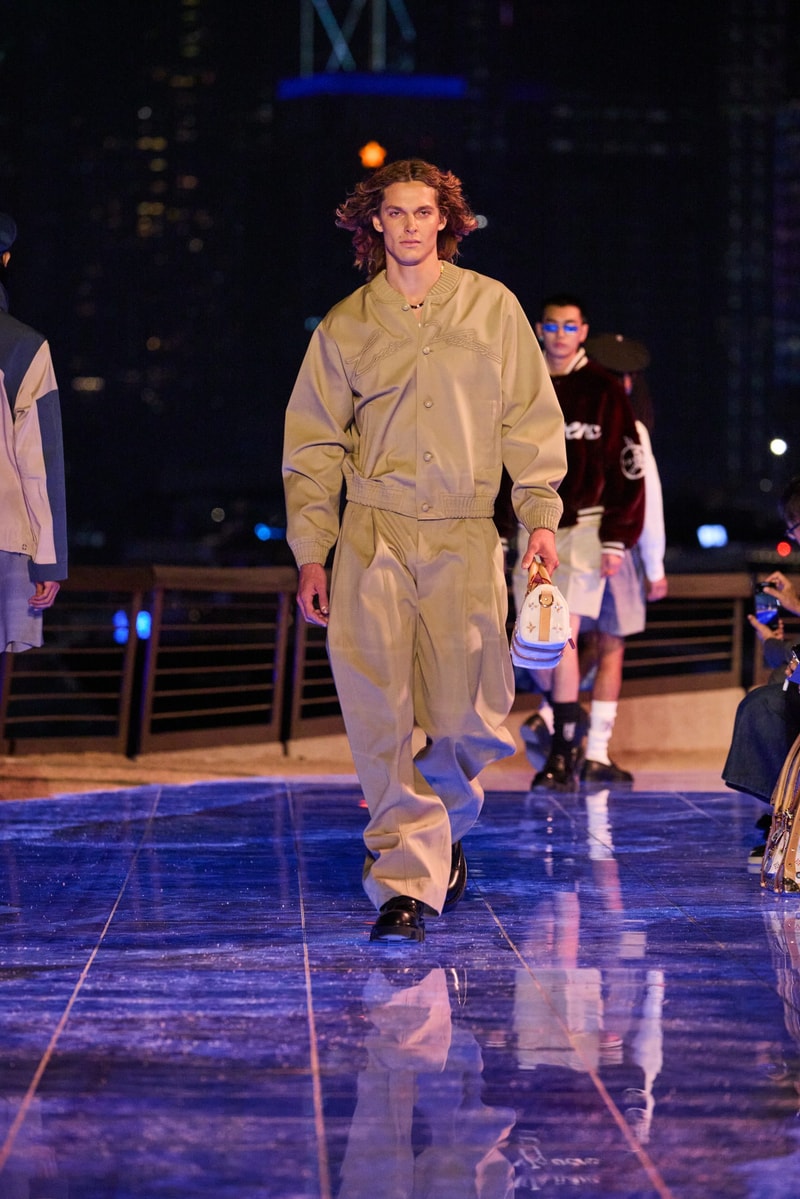 Pharrell 香港時裝展​​ Louis Vuitton 2024 初秋男裝時裝展 Pre fall 2024 宋仲基 Stray Kids Felix 平野紫耀 劉以豪 林柏宏 周潤發 郭富城 古天樂 林海峰 林嘉欣 張敬軒 Mirror 盧瀚霆 Anson Lo 呂爵安 Edan Lui 陳卓賢 Ian Chan 林家謙 Tyson Yoshi 魏浚笙 Jeffrey Ngai 邱彥筒 Marf Yau 陳凱詠 Jace Chan Kayan 9896 劉俊謙 朱鑑然 范麒智 Kenji Fan 沈月 倪晨曦 盧慧敏 Amy Lo