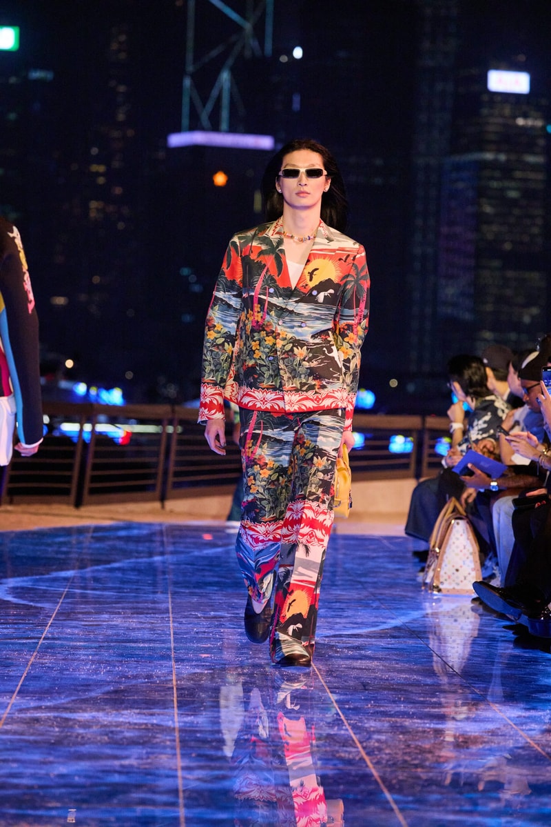 Pharrell 香港時裝展​​ Louis Vuitton 2024 初秋男裝時裝展 Pre fall 2024 宋仲基 Stray Kids Felix 平野紫耀 劉以豪 林柏宏 周潤發 郭富城 古天樂 林海峰 林嘉欣 張敬軒 Mirror 盧瀚霆 Anson Lo 呂爵安 Edan Lui 陳卓賢 Ian Chan 林家謙 Tyson Yoshi 魏浚笙 Jeffrey Ngai 邱彥筒 Marf Yau 陳凱詠 Jace Chan Kayan 9896 劉俊謙 朱鑑然 范麒智 Kenji Fan 沈月 倪晨曦 盧慧敏 Amy Lo