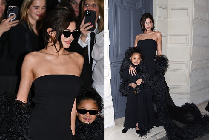 Kylie Jenner 帶著女兒 Stormi 現身時裝週，慵懶優雅造型下藏不住戀愛中的好氣色！