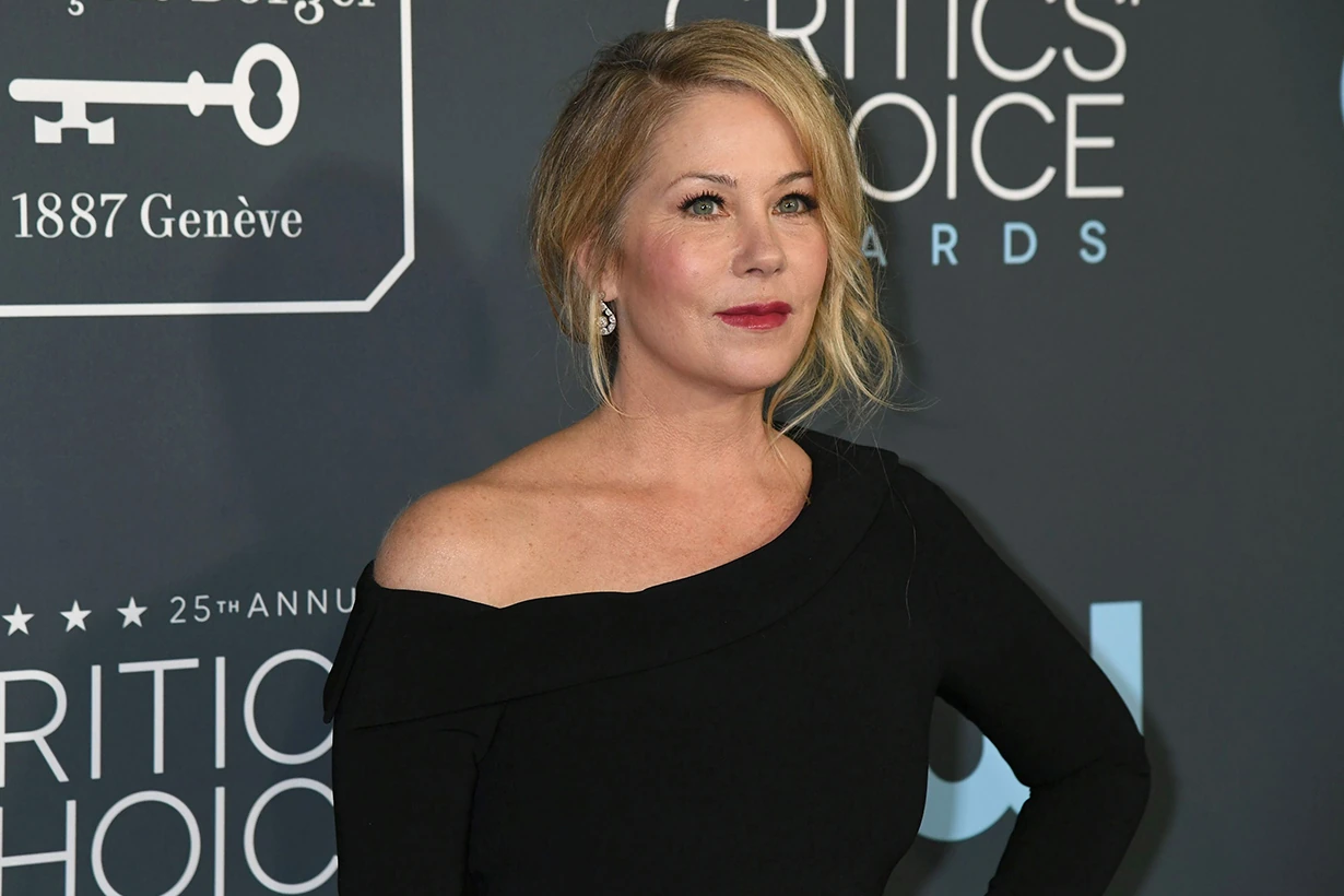 Christina Applegate emmys awards 2024 applause standing ovation