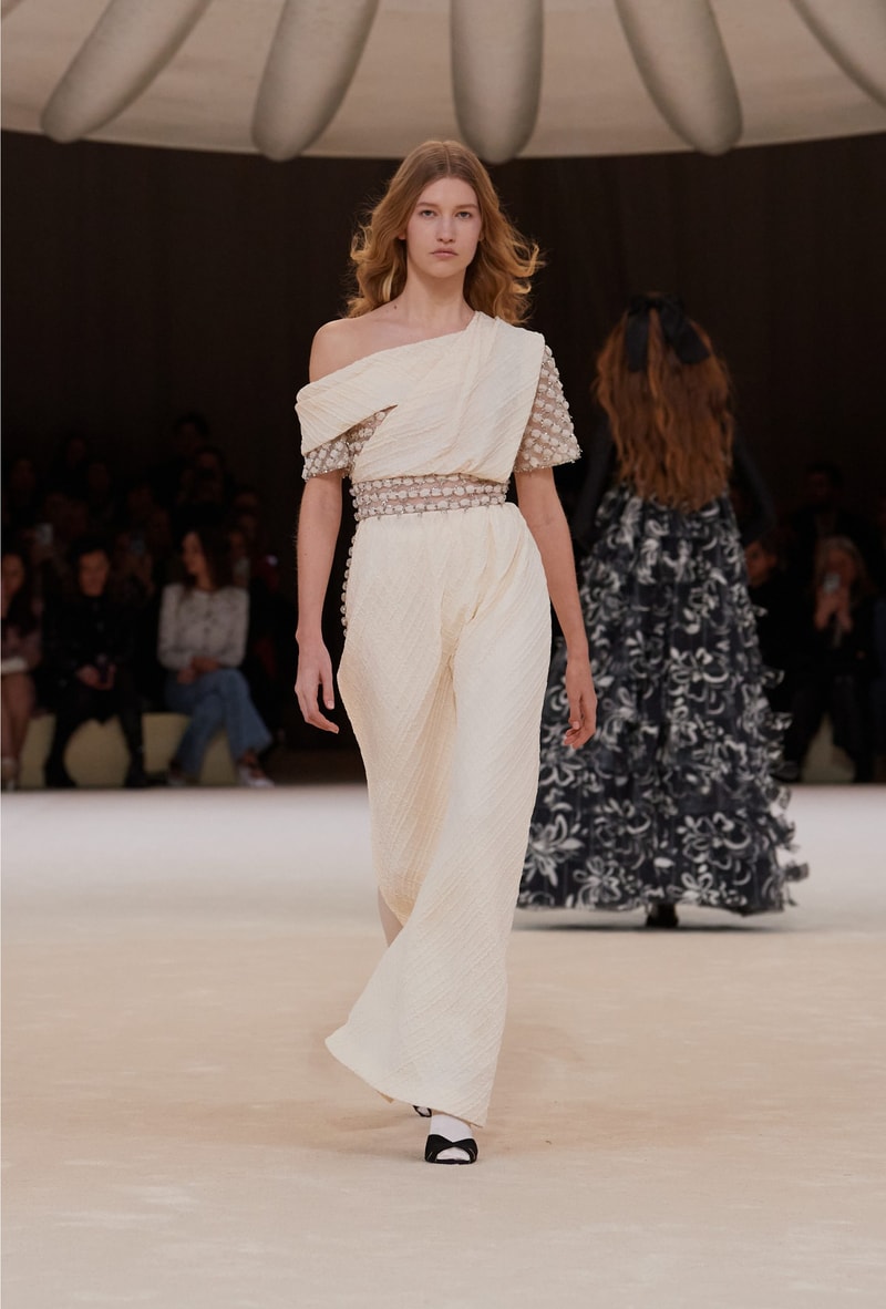 CHANEL spring summer 2024 haute couture show Virginie Viard