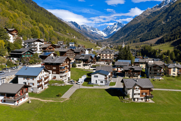travelsafety-safetraveldestinations-globaltravel-2024travel-solotravel-berkshirehathawaytravelprotection-safecountries-safecities-top15-travelrankings-canada-switzerland-norway-ireland