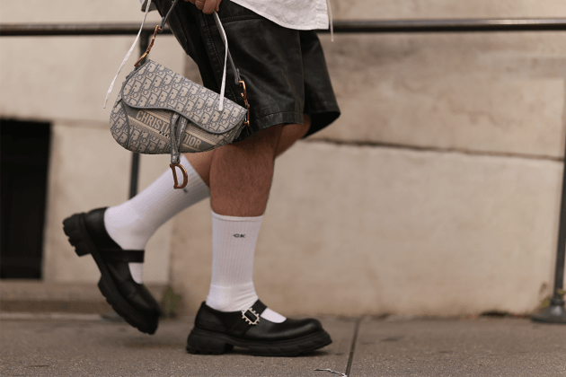 dior2024-vacationcollection-saddleshoulderpouch-minimaliststyle-quietluxury-classichandbags-fashionaccessories-luxurygoods-designerhandbags-popbee-popbeecircle-fashiontrends-saddlebag-jo