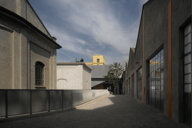 fondazioneprada-milanart-pradaartfoundation-contemporaryartmilan-artandfashion-visitmilan-milanculturalspot-artexhibition-modernarchitecture-artisticmilan-culturalheritage-milaneseart-prad