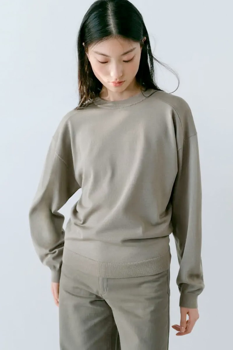 UNIQLO U 2024 春夏系列登場：台港澳發售消息，簡約控都瞄準好這一款涼鞋了！