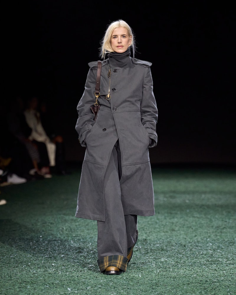 burberry 2024 autumn winter runway all looks london fashion week