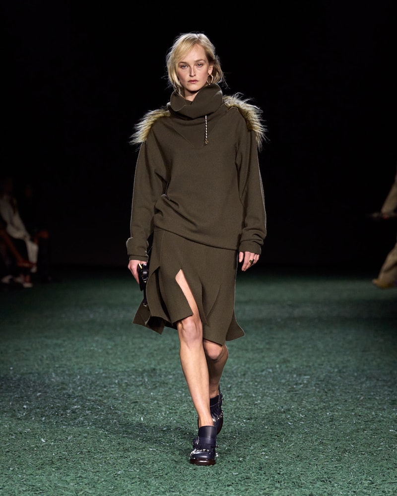 burberry 2024 autumn winter runway all looks london fashion week