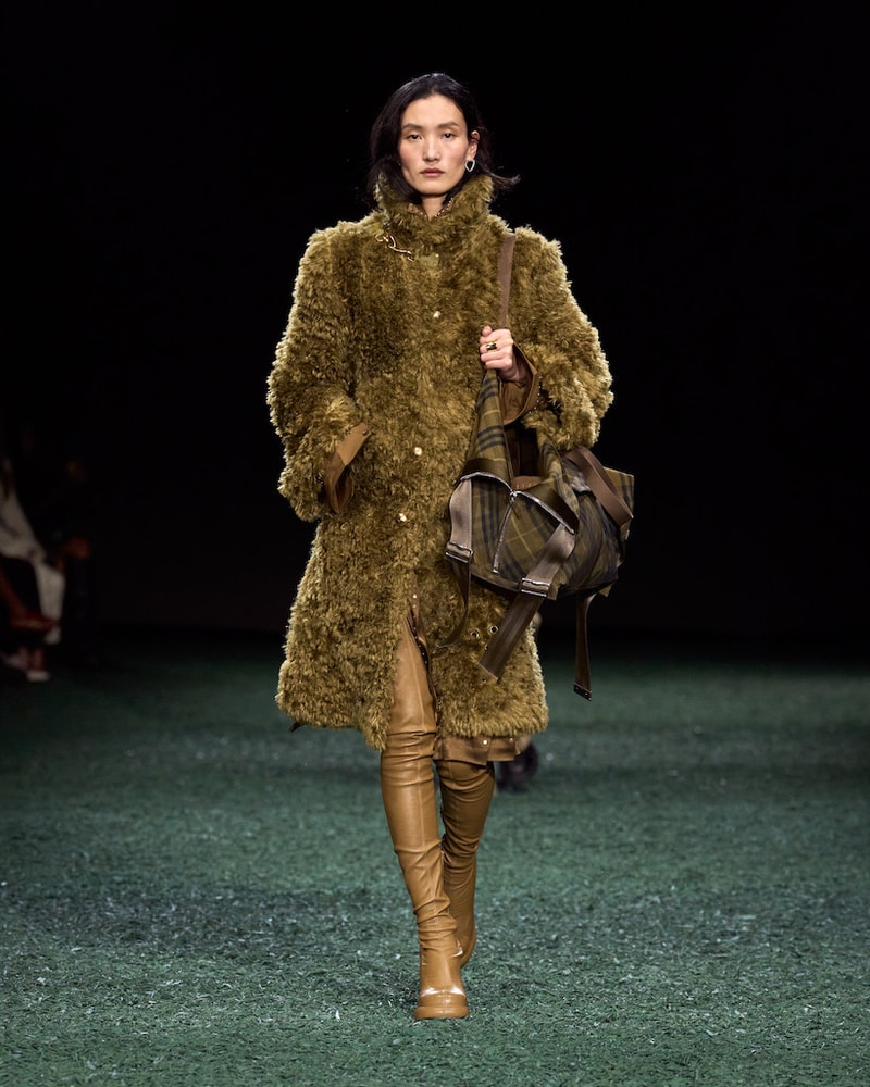 burberry 2024 autumn winter runway all looks london fashion week