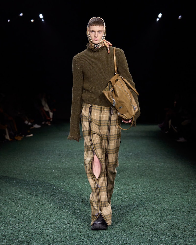 burberry 2024 autumn winter runway all looks london fashion week