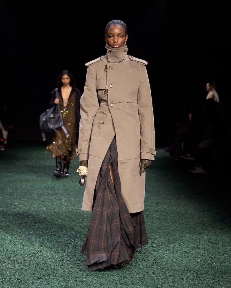 burberry 2024 autumn winter runway all looks london fashion week