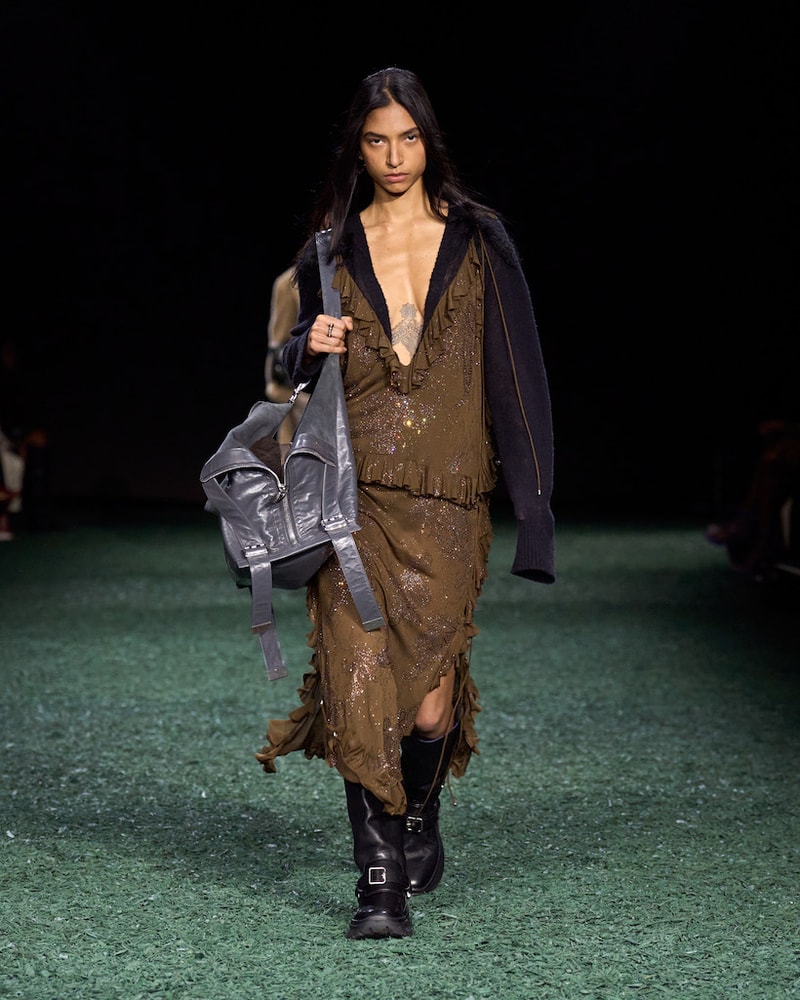burberry 2024 autumn winter runway all looks london fashion week
