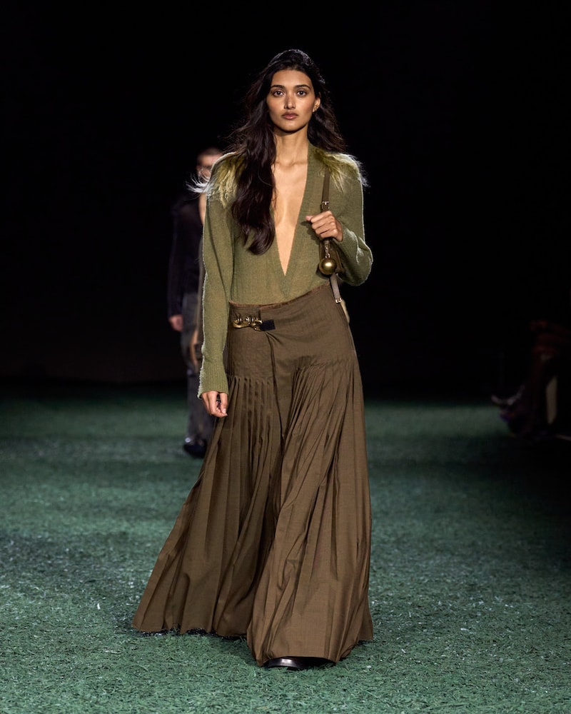 burberry 2024 autumn winter runway all looks london fashion week