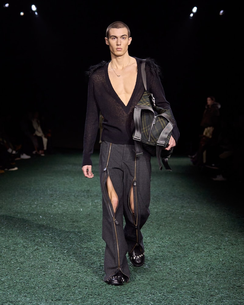 burberry 2024 autumn winter runway all looks london fashion week