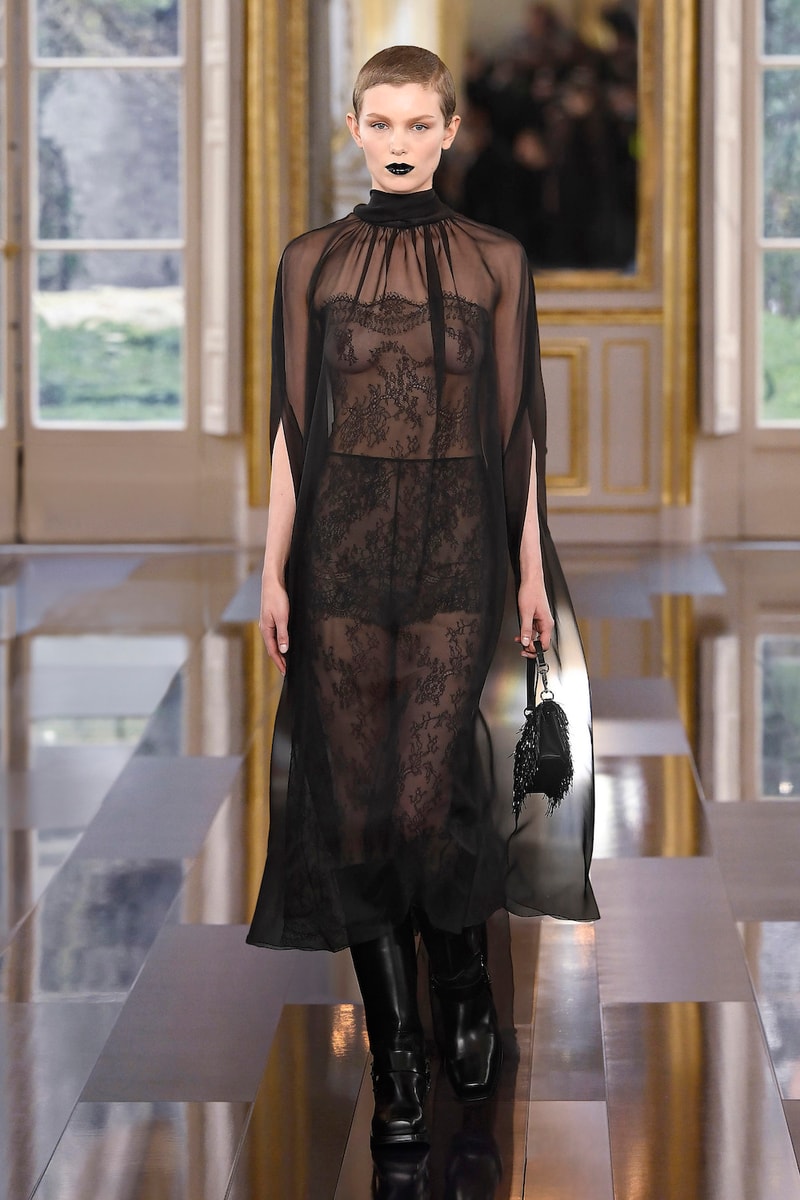 Valentino Pierpaolo Piccioli 2024 fw black paris fashion week