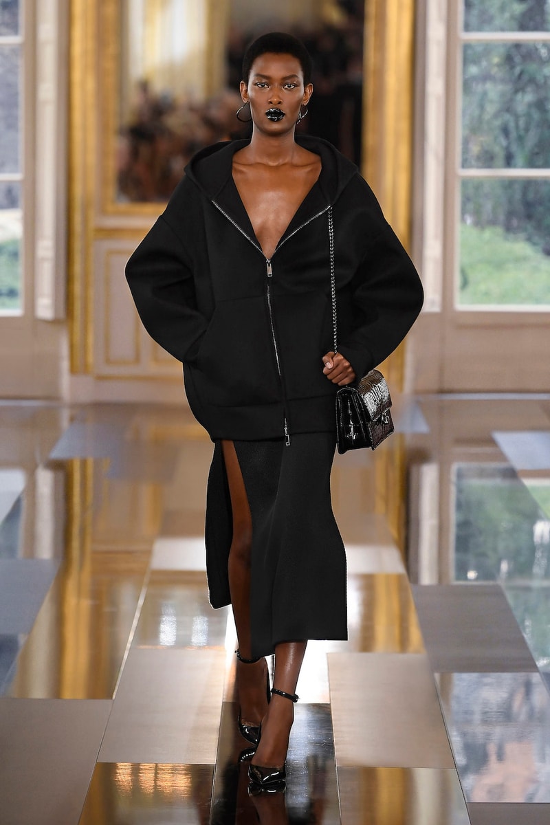 Valentino Pierpaolo Piccioli 2024 fw black paris fashion week