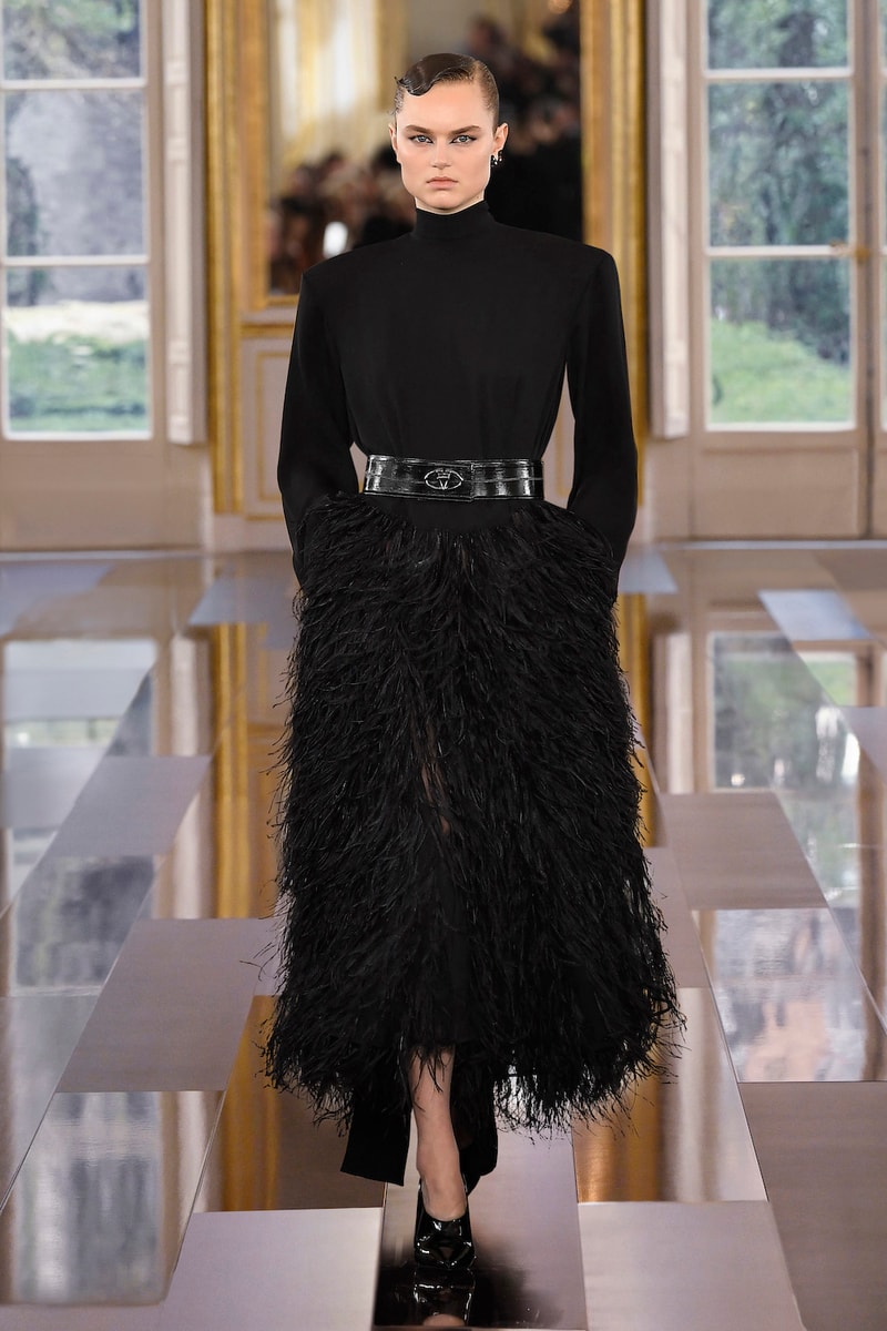 Valentino Pierpaolo Piccioli 2024 fw black paris fashion week