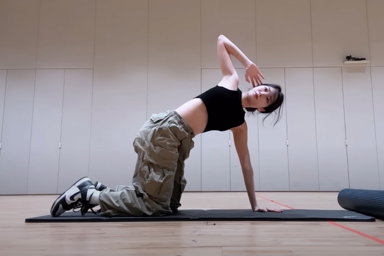 le sserafim kazuha home exercise abdominal muscle abs work out