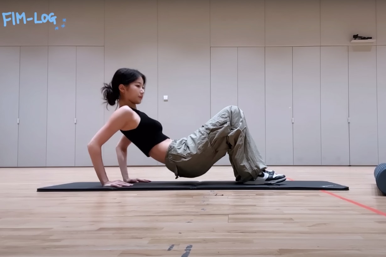 le sserafim kazuha home exercise abdominal muscle abs work out