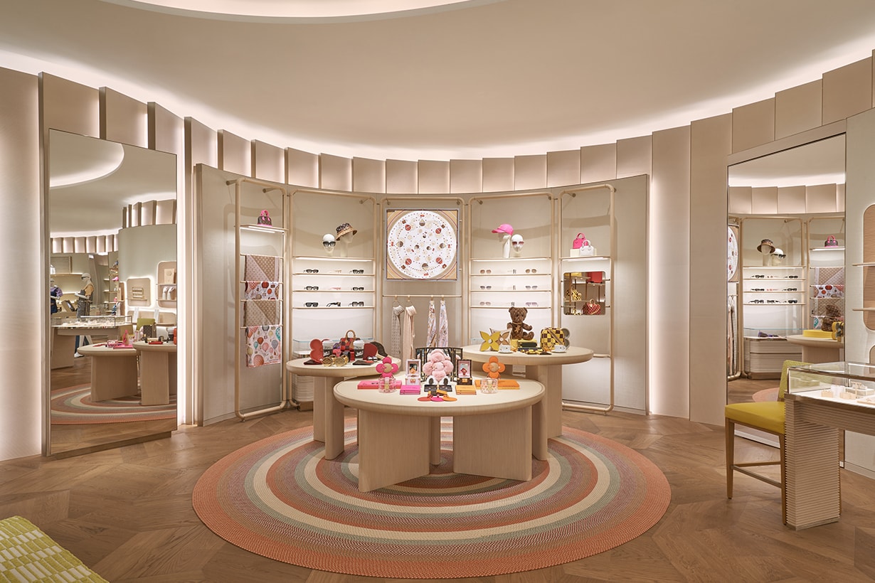 Louis Vuitton LV The Place Bangkok Gaysorn Amarin Thailand Info