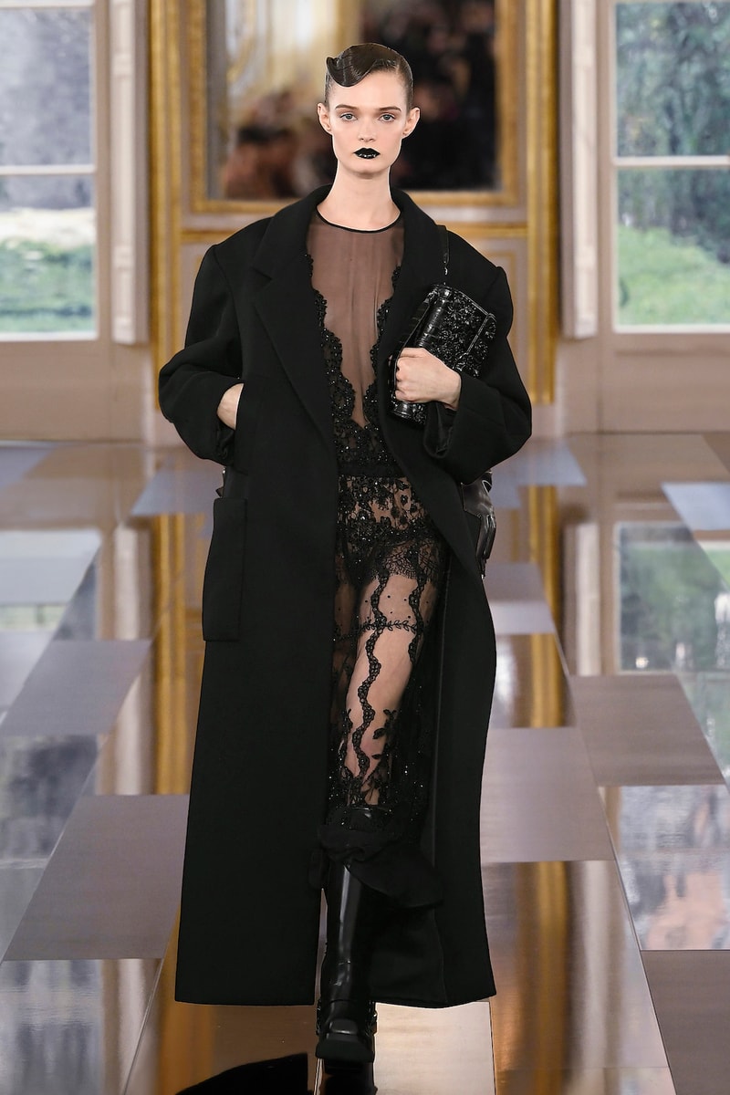 Valentino Pierpaolo Piccioli 2024 fw black paris fashion week