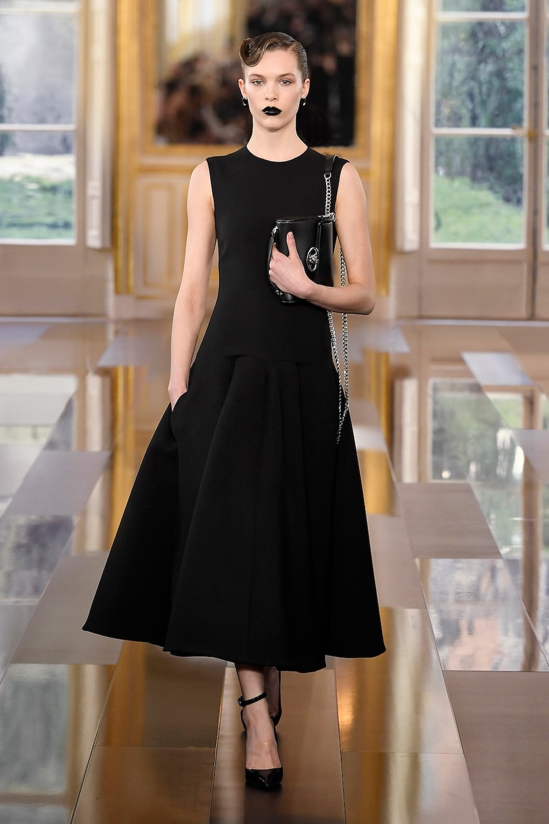 Valentino Pierpaolo Piccioli 2024 fw black paris fashion week
