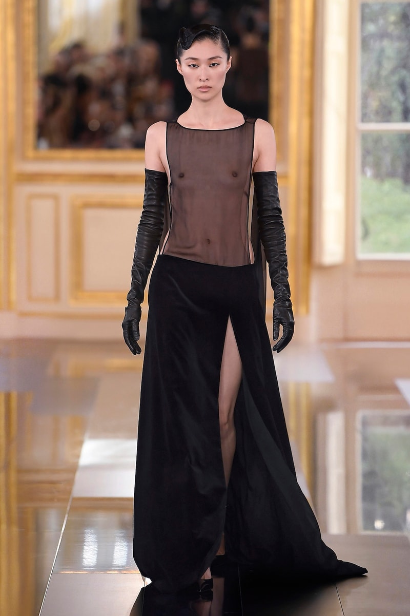 Valentino Pierpaolo Piccioli 2024 fw black paris fashion week