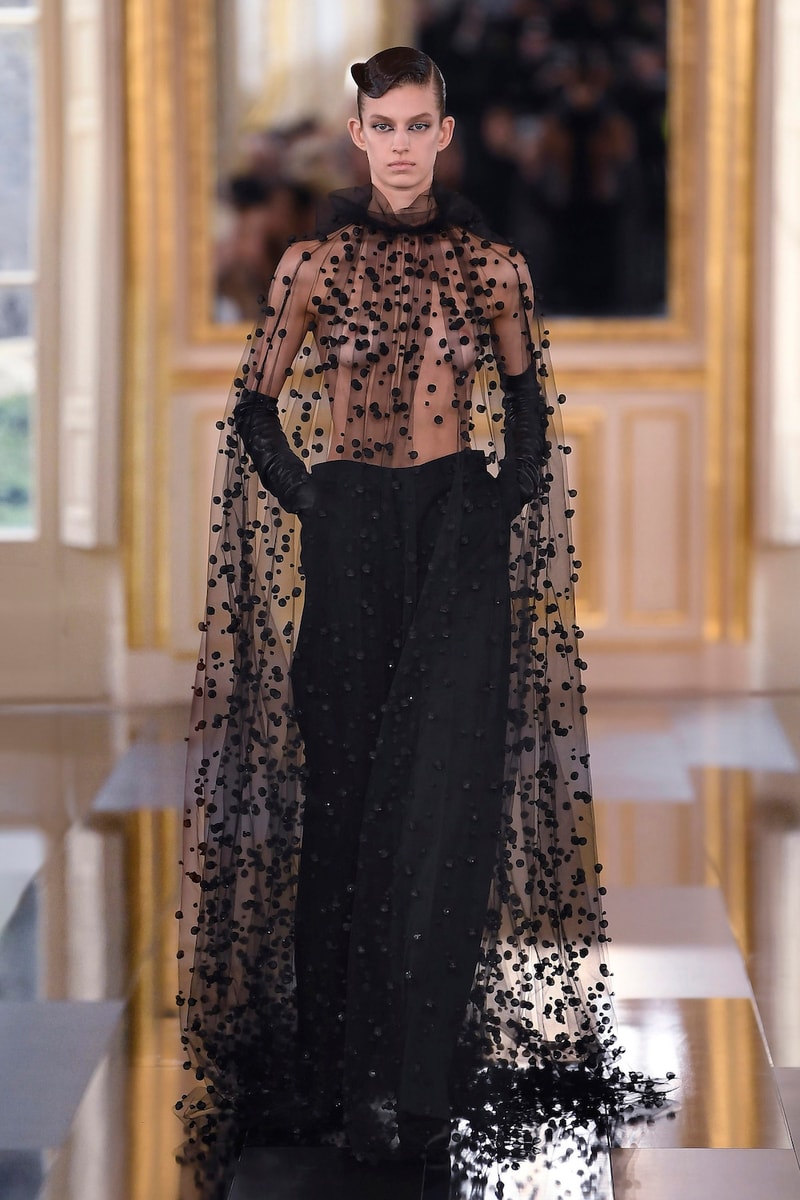 Valentino Pierpaolo Piccioli 2024 fw black paris fashion week