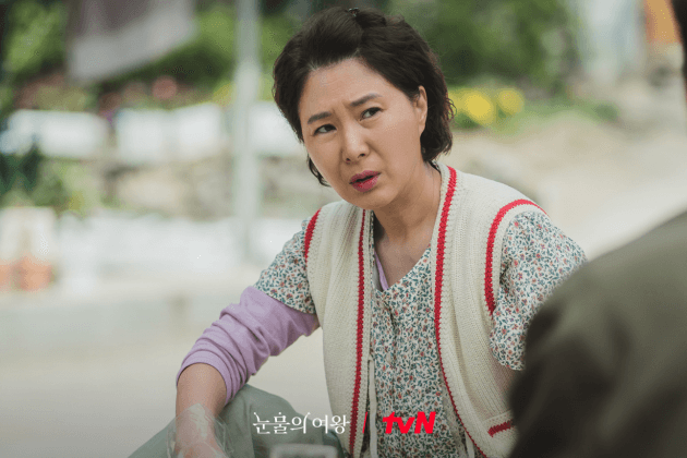 tearsofthequeen-koreandramaquotes-dramalinestoremember-kimsoohyun-kimjiwon-heartfeltquotes-marriagewisdom-loveandlife-dramaticinsights-relationshipgoals-emotionaljourney-lifelessonsfromdram