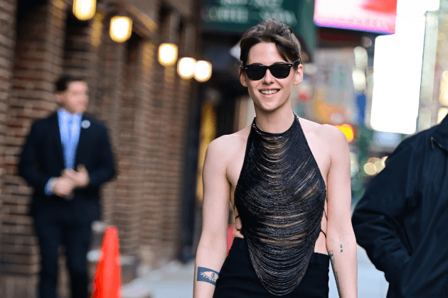 Kristen Stewart 本週最吸晴的 3 套私服造型,集性感、霸氣和優雅的混搭風格!